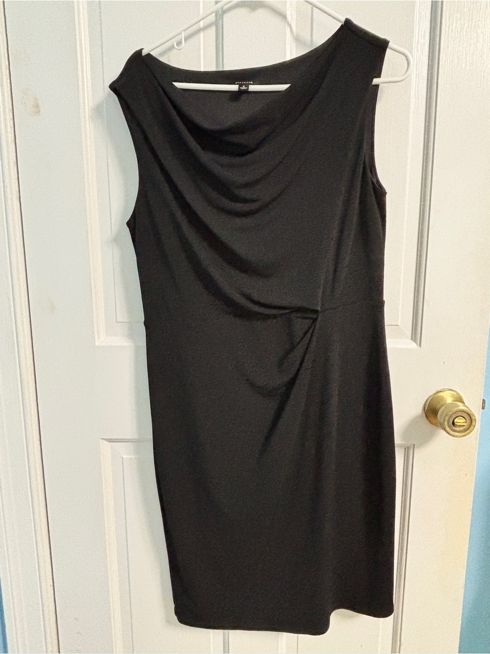 Ann Taylor Black Draped Sheath Dress
Size 8 | Excellent Condition